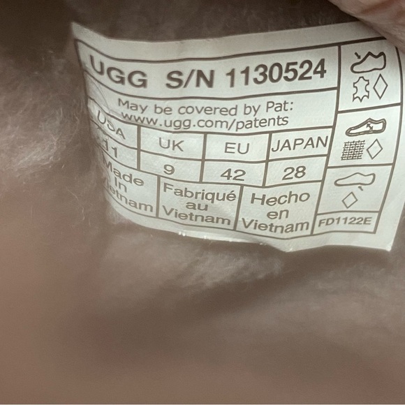 UGG Ashton Addie Black Fur Cuff Lace Up Lug Sole Boot 11 - Picture 13 of 16